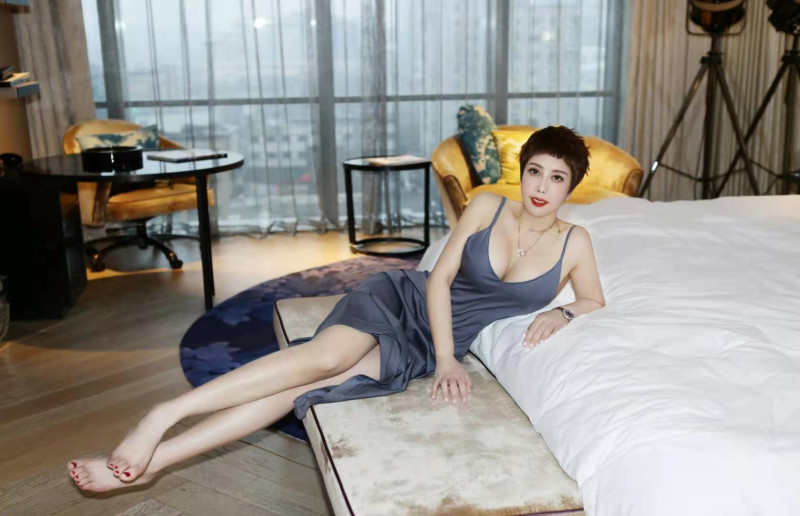 风韵犹存少妇静姐